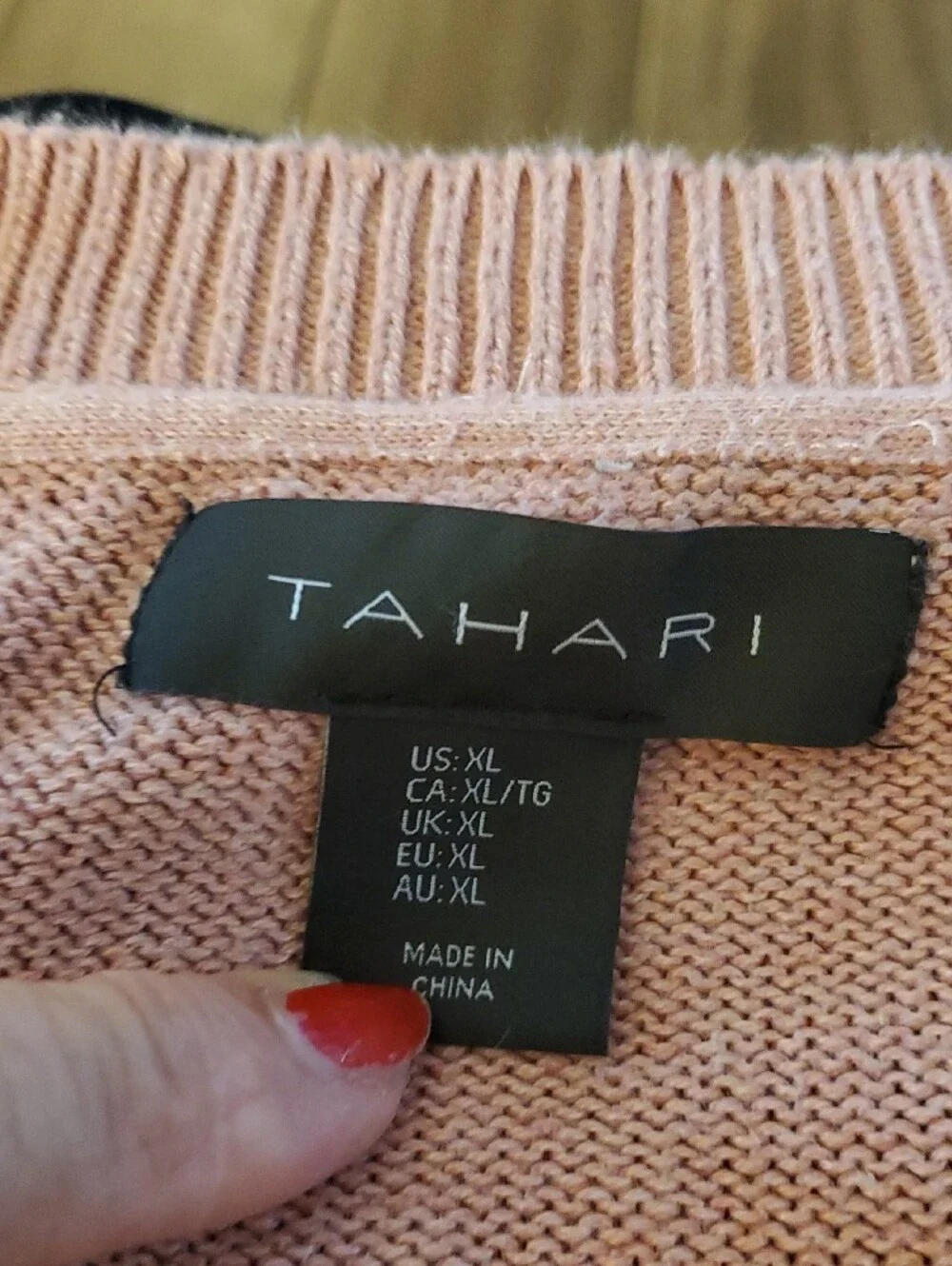 Tahari Dusty Pink V-Neck Pullover Sweater